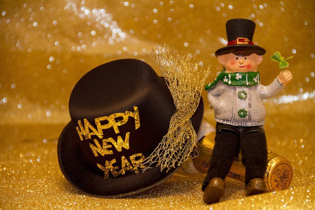 sylvester, new year's eve, turn of the year, new years greetings, annual financial statements, happiness, fixed, to celebrate, party, new year, new year's day, happy new year, lucky charm, gold, emotions, drink, bottle, new year, new year, new year, new year, new year